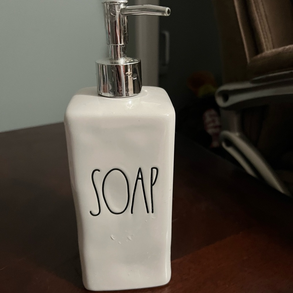 Rae Dunn soap dispenser